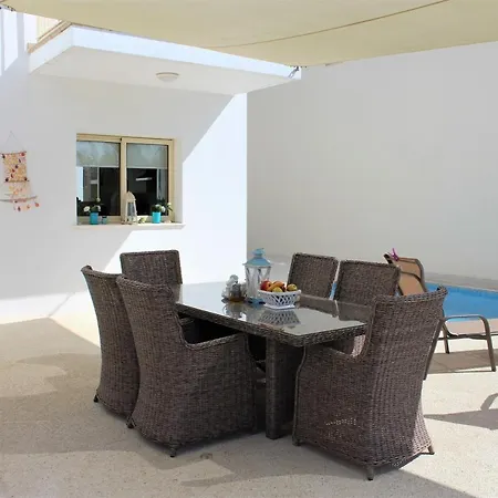 Ksenia With A Private Pool And Green Garden Villa *