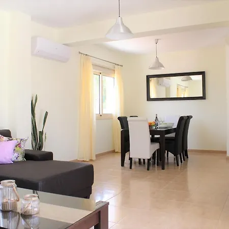 Villa Ksenia With A Private Pool And Green Garden Paralimni