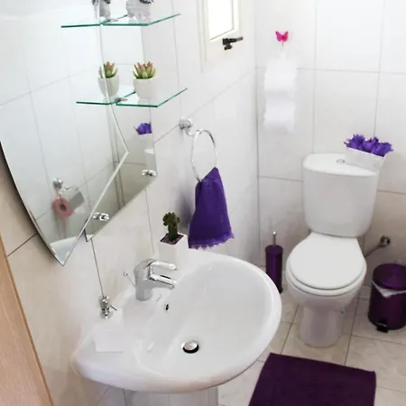Ksenia With A Private Pool And Green Garden * Paralimni