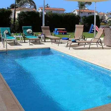Βίλα Ksenia With A Private Pool And Green Garden Παραλίμνι